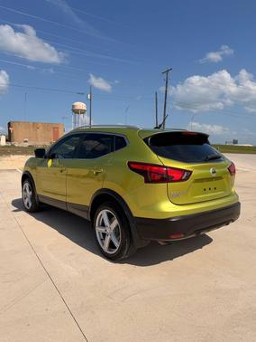 Nitro Lime 2017 Nissan Rogue Sport SL