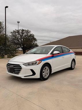 2018 Hyundai ELANTRA SE