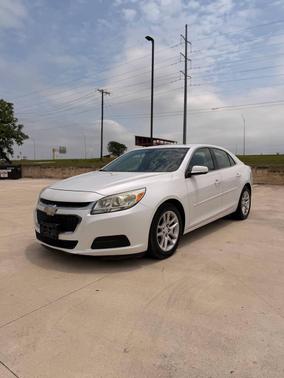 Summit White 2015 Chevrolet Malibu 1LT