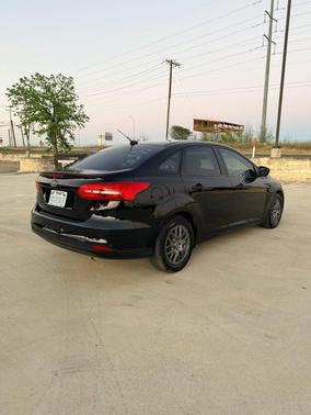 Shadow Black 2018 Ford Focus SE
