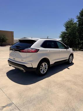 White Platinum Metallic Tri-Coat 2019 Ford Edge SEL