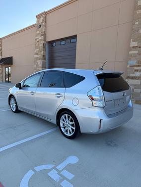 2013 Toyota Prius v Five