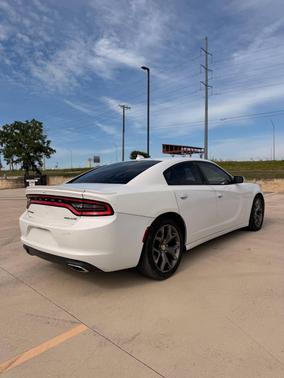 Bright White Clearcoat 2015 Dodge Charger SXT