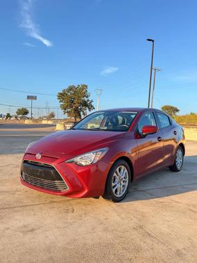 Pulse 2018 Toyota Yaris iA Base