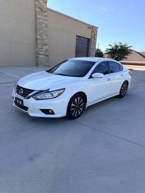 Pearl White 2017 Nissan Altima 2.5 SV