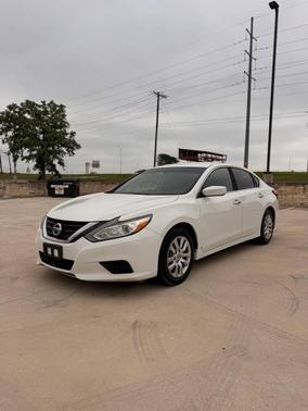 Pearl White 2017 Nissan Altima 2.5 S