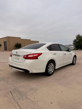 Pearl White 2017 Nissan Altima 2.5 S