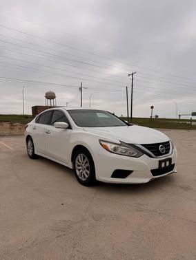 Pearl White 2017 Nissan Altima 2.5 S