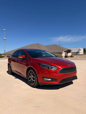 Hot Pepper Red Metallic Tinted Clearcoat 2018 Ford Focus SEL