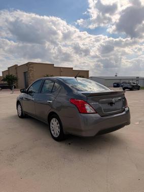 Gun Metallic 2016 Nissan Versa 1.6 SV