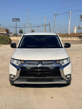 2017 Mitsubishi Outlander ES