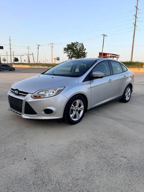 Ingot Silver Metallic 2014 Ford Focus SE