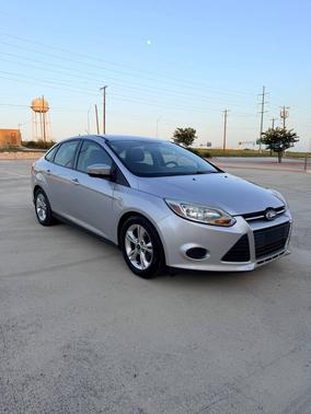 Ingot Silver Metallic 2014 Ford Focus SE