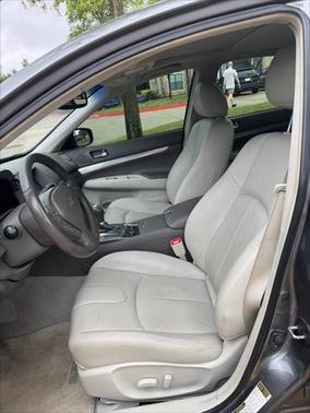 2015 INFINITI Q40 Base