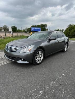 2015 INFINITI Q40 Base
