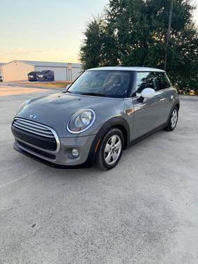 Moonwalk Gray Metallic 2015 MINI Hardtop Cooper