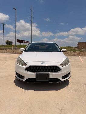 Oxford White 2015 Ford Focus SE