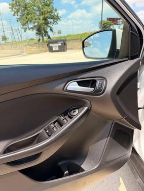Oxford White 2015 Ford Focus SE