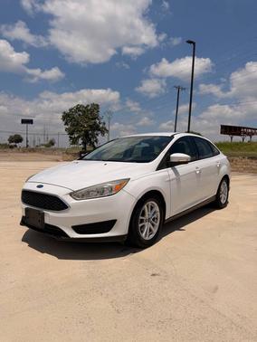 Oxford White 2015 Ford Focus SE
