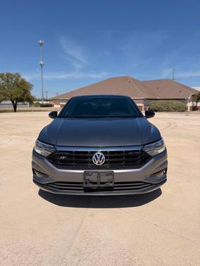 Platinum Gray Metallic 2019 Volkswagen Jetta 1.4T R-Line