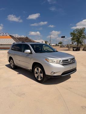 Classic Silver Metallic 2013 Toyota Highlander Limited