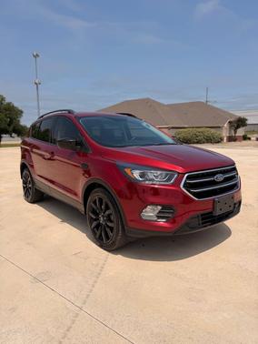 Ruby Red Metallic Tinted Clearcoat 2019 Ford Escape SE
