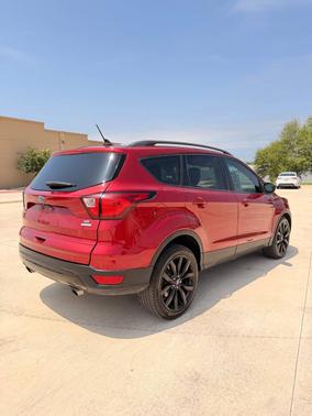 Ruby Red Metallic Tinted Clearcoat 2019 Ford Escape SE