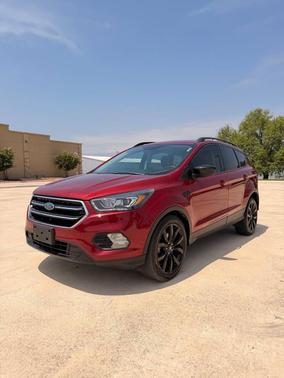 Ruby Red Metallic Tinted Clearcoat 2019 Ford Escape SE