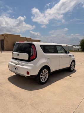 Clear White/Red Roof 2019 Kia Soul +