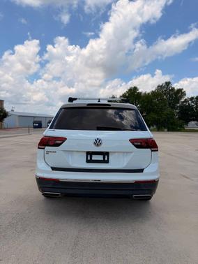 Pure White 2020 Volkswagen Tiguan 2.0T SE