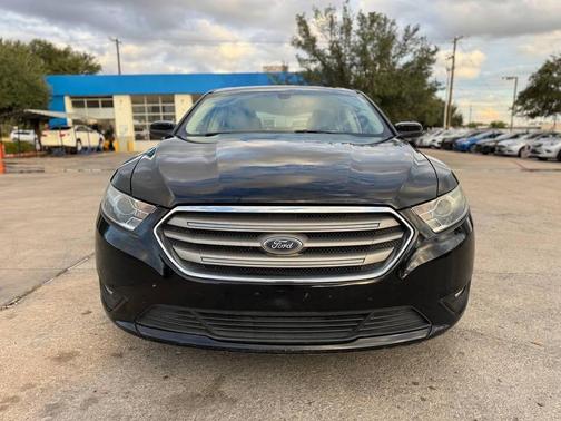 2017 Ford Taurus SEL