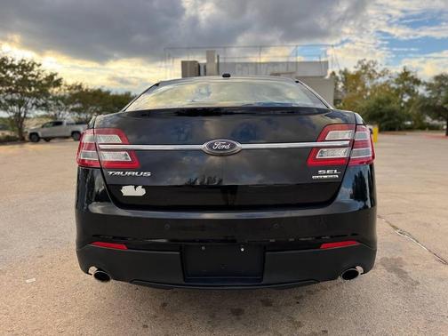 2017 Ford Taurus SEL