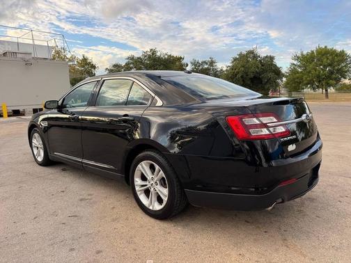 2017 Ford Taurus SEL