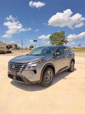 Gun Metallic 2024 Nissan Rogue S
