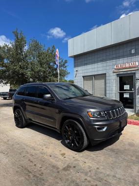 2020 Jeep Grand Cherokee Laredo