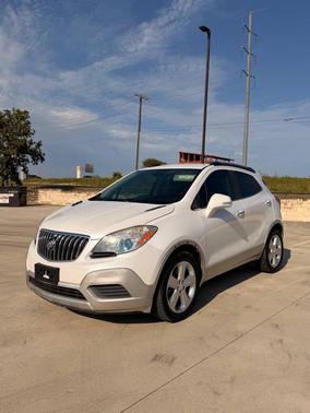 White Pearl Tricoat/Satin Nickel Metallic 2015 Buick Encore Base SUV