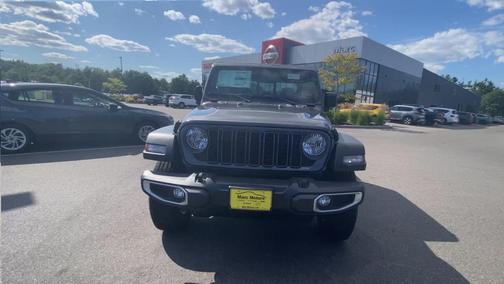 Granite Crystal 2026 Jeep Gladiator Sport