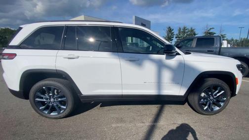 Bright White 2026 Jeep Grand Cherokee 85th Anniversary Edition 4x4