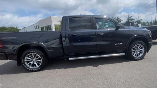 2020 RAM 1500 Laramie Crew Cab 4x4 64' Box
