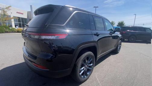 Diamond Black 2026 Jeep Grand Cherokee 85th Anniversary Edition 4x4
