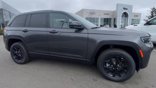 Baltic Gray 2026 Jeep Grand Cherokee Laredo
