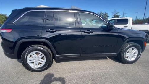 2023 Jeep Grand Cherokee Laredo 4x4
