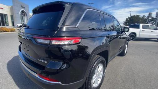 2023 Jeep Grand Cherokee Laredo 4x4