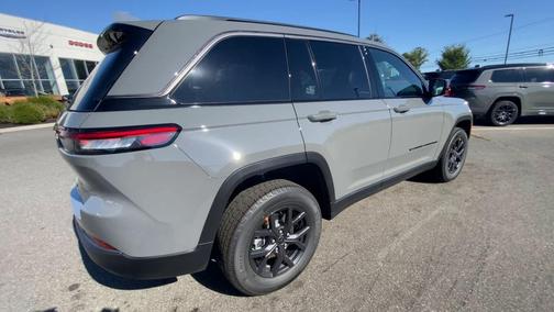 Gray 2027 Jeep Grand Cherokee Laredo