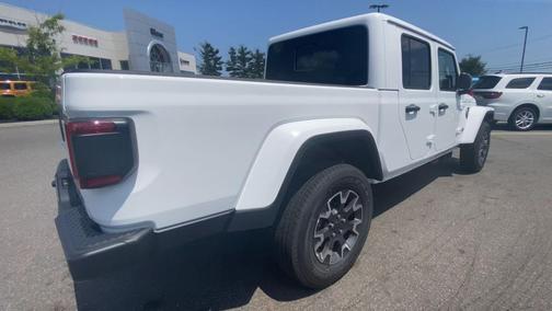 Bright White 2026 Jeep Gladiator Sport