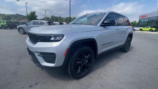 Silver Zynith 2023 Jeep Grand Cherokee Altitude