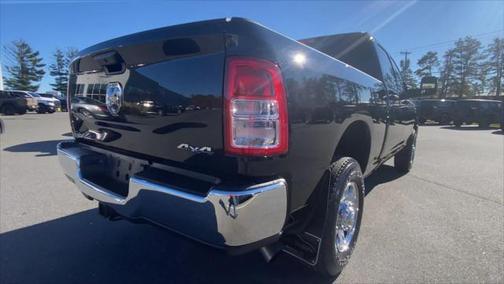 2023 RAM 3500 Tradesman Crew Cab 4x4 64' Box