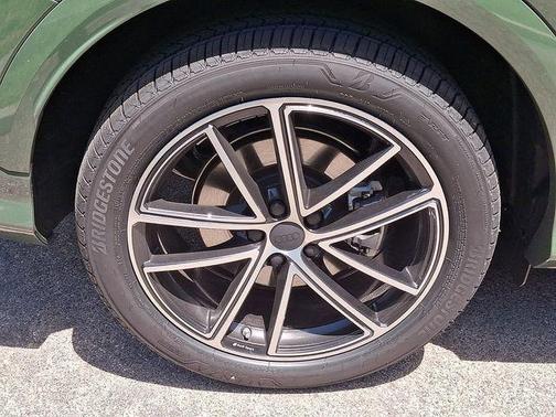 Green Metallic 2026 Audi Q5 PRESTIGE