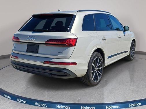 Vicuna Beige Metallic 2024 Audi Q7 55 Premium Plus
