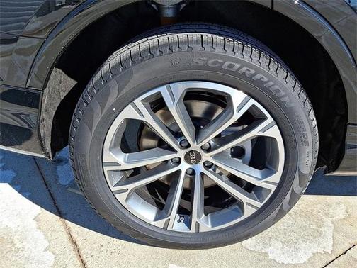 2026 Audi Q7 45 Premium